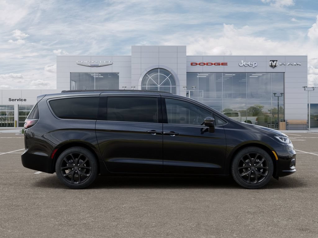 New 2026 Chrysler Pacifica Limited w/ S Appearance Package FWD image 21