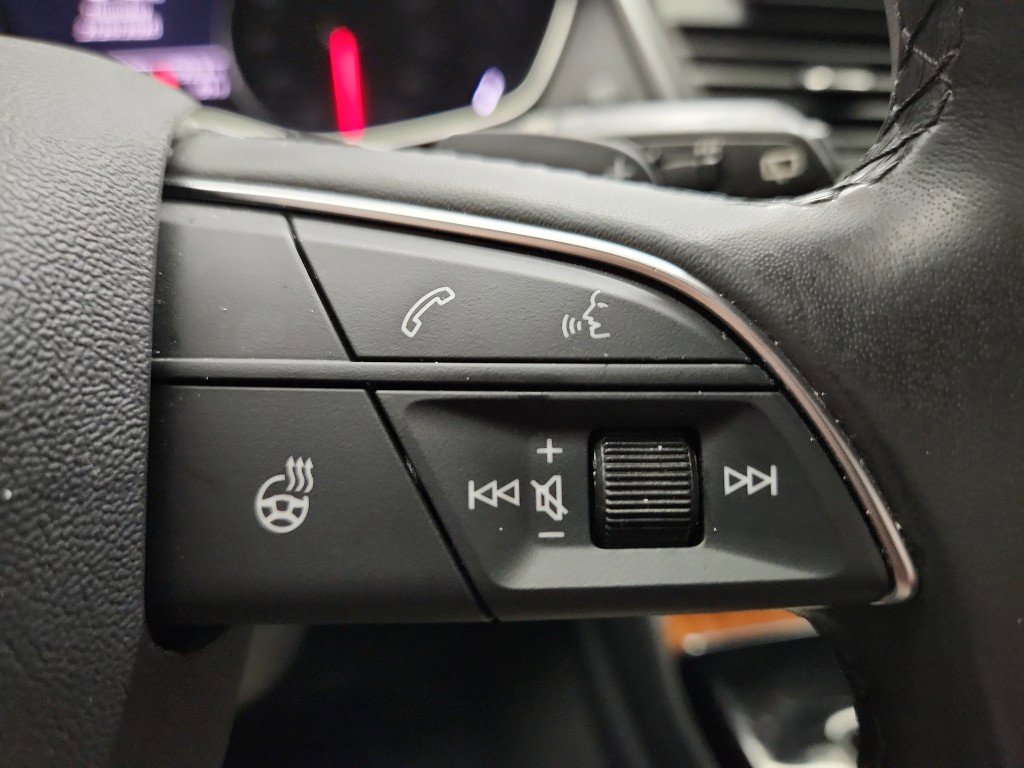 Used 2023 Audi Q5 2.0T Premium w/ Convenience Package image 17