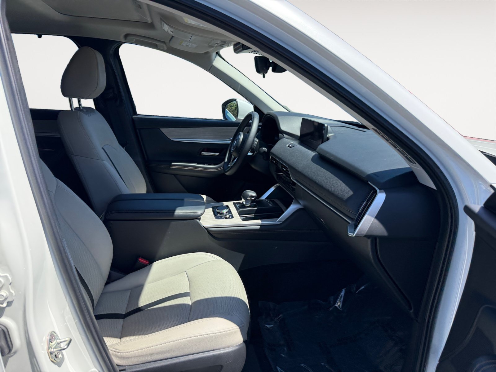 Certified 2024 MAZDA CX-90 Plug-In Hybrid w/ Preferred AWD/4WD image 19