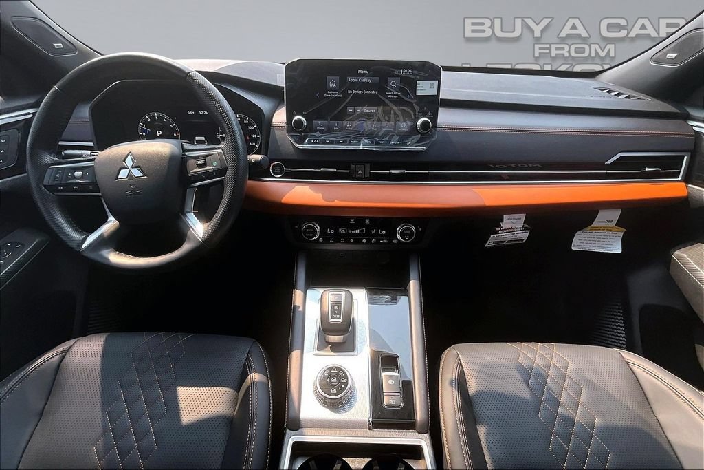 Used 2024 Mitsubishi Outlander SEL AWD/4WD image 16