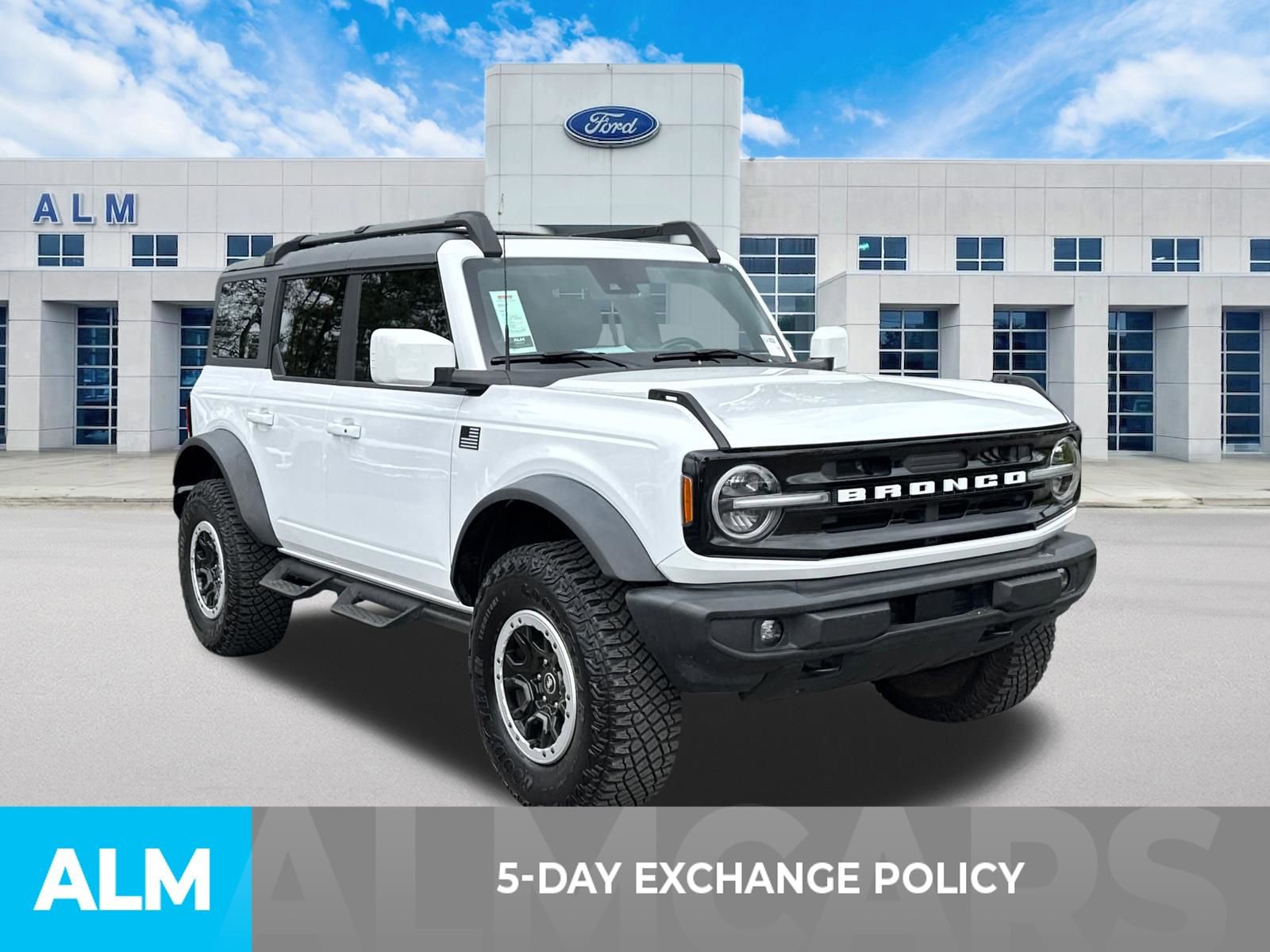 Used 2024 Ford Bronco Outer Banks w/ Sasquatch Package image 3