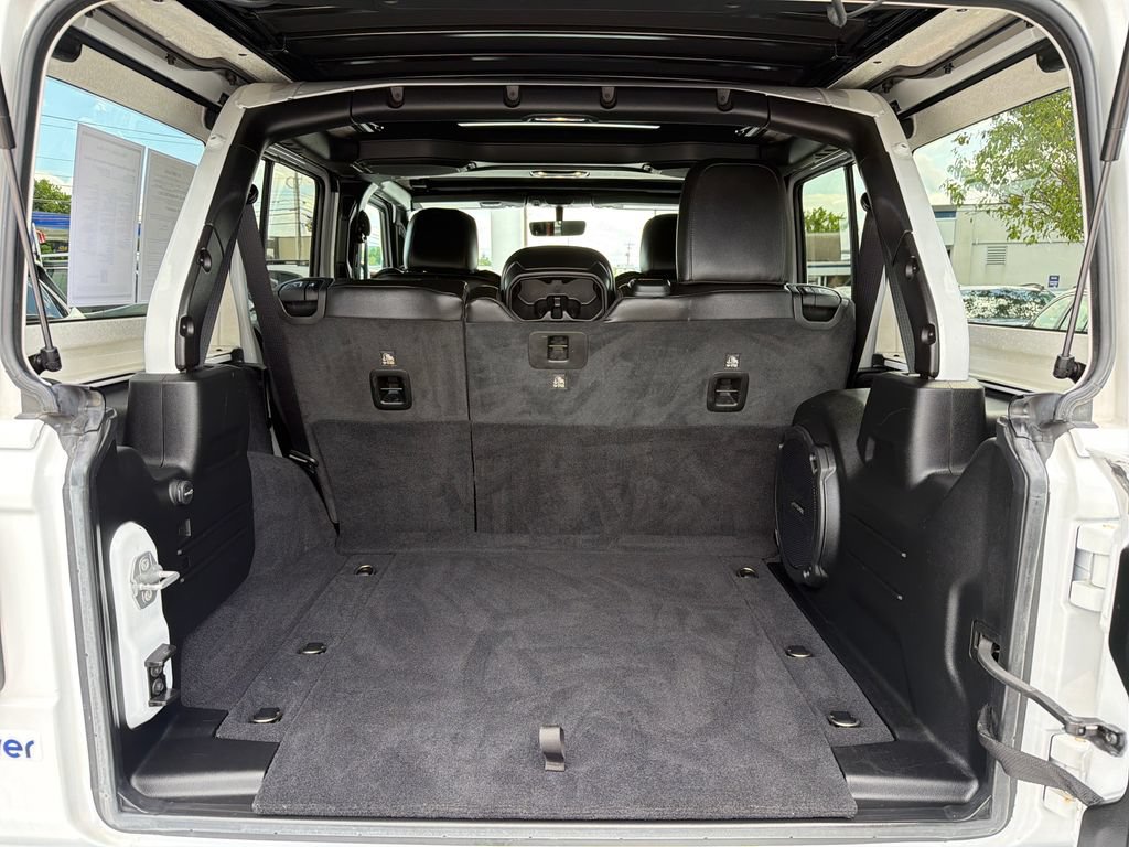 Used 2021 Jeep Wrangler Unlimited Sahara AWD/4WD image 28