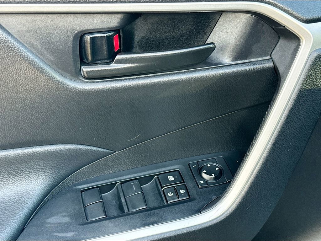 Used 2024 Toyota RAV4 LE image 21