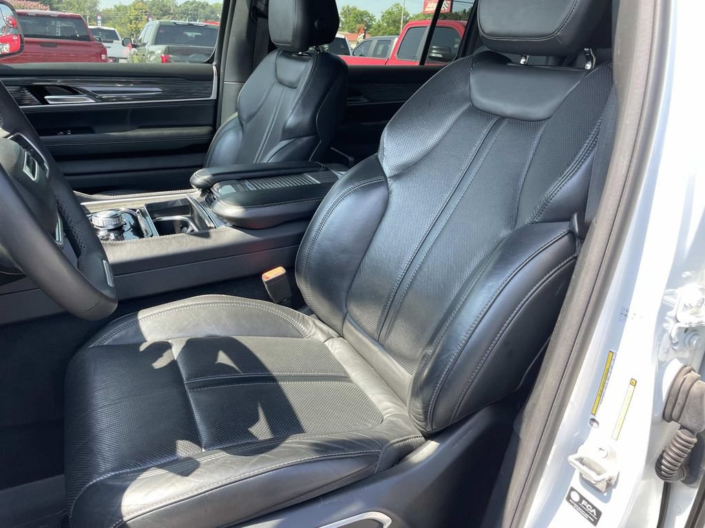Used 2022 Jeep Wagoneer Series II AWD/4WD image 47