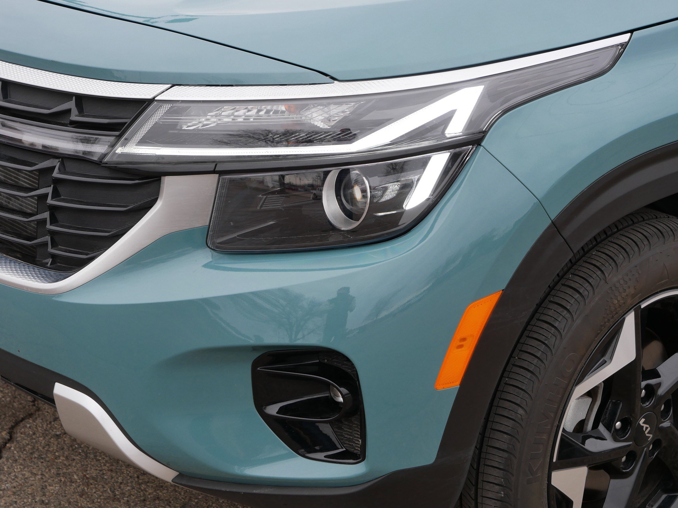 Certified 2025 Kia Seltos EX w/ EX Sunroof Package image 16