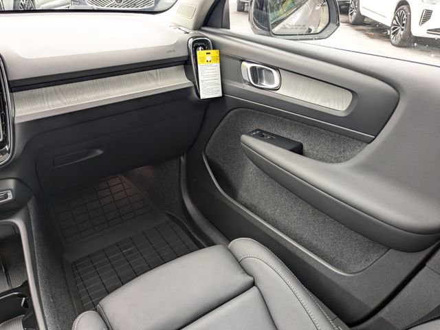 New 2026 Volvo XC40 B4 Plus w/ Protection Package Premier image 17