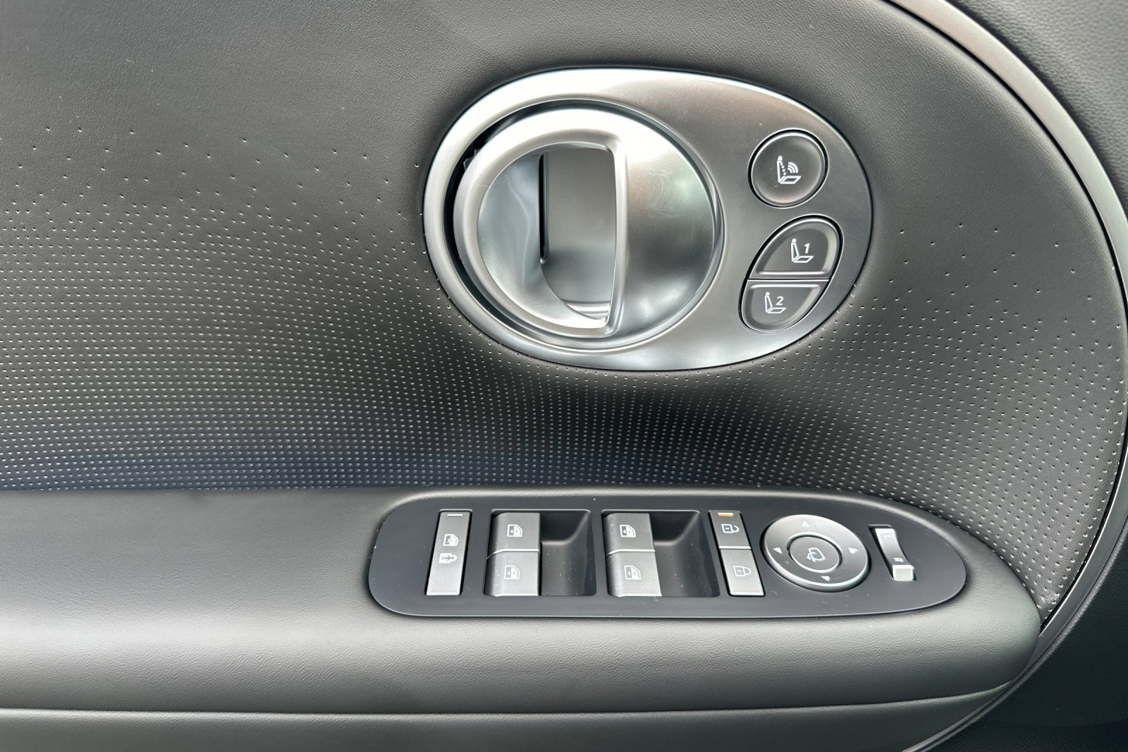 New 2026 Hyundai Ioniq 9 Calligraphy image 11