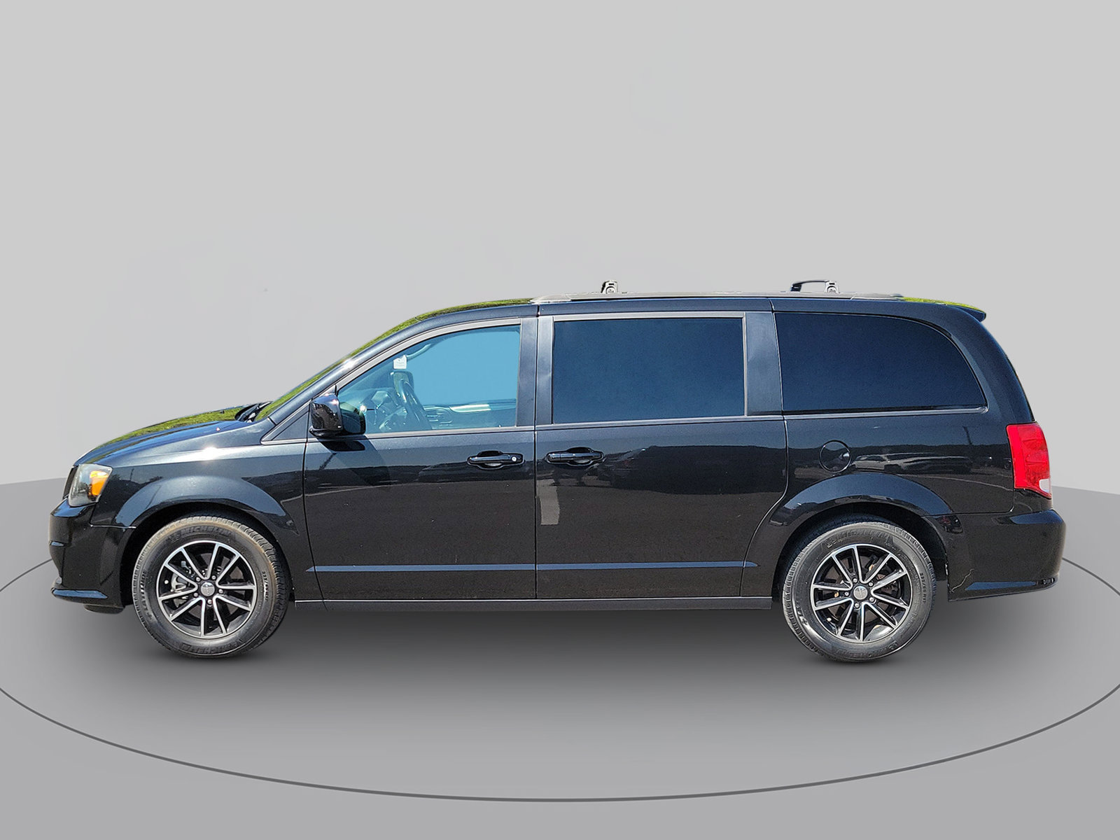 Used 2019 Dodge Grand Caravan GT FWD image 6