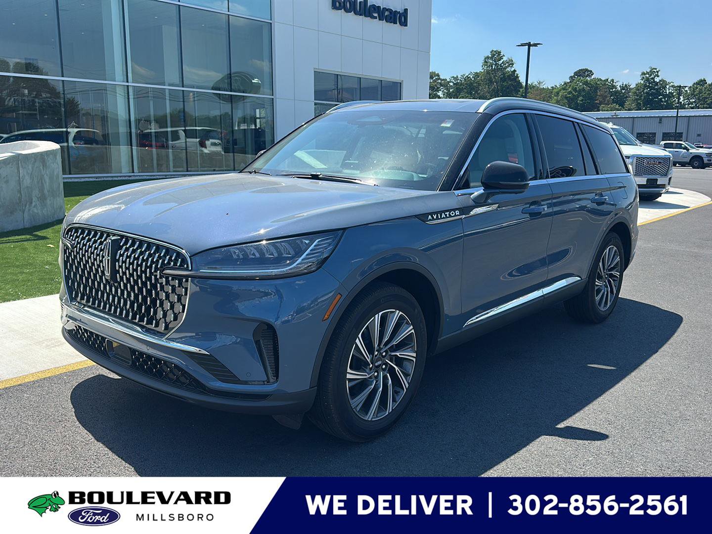 Used 2025 Lincoln Aviator AWD image 1