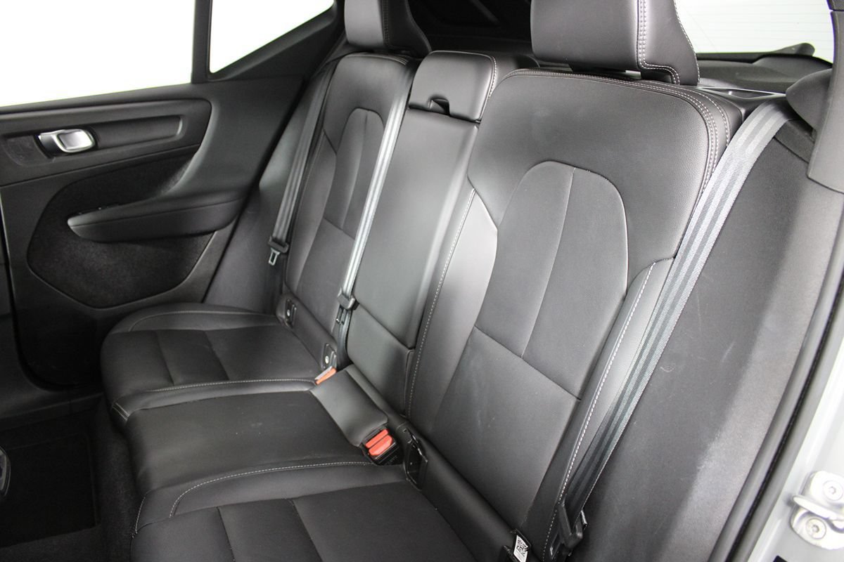 Used 2024 Volvo XC40 B5 Core AWD/4WD image 25