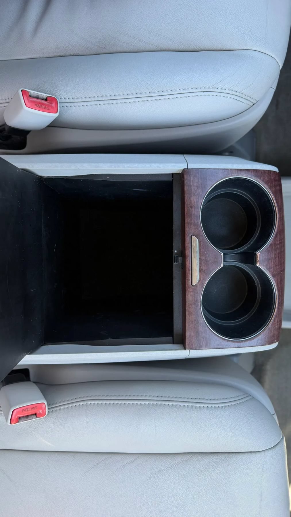 Used 2013 Toyota Sienna XLE FWD image 27