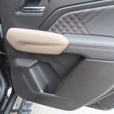 Used 2025 GMC Canyon Denali AWD/4WD image 12