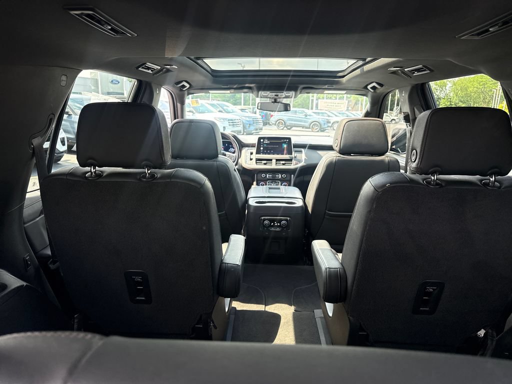 Used 2022 Chevrolet Tahoe RST w/ Luxury Package AWD/4WD image 15