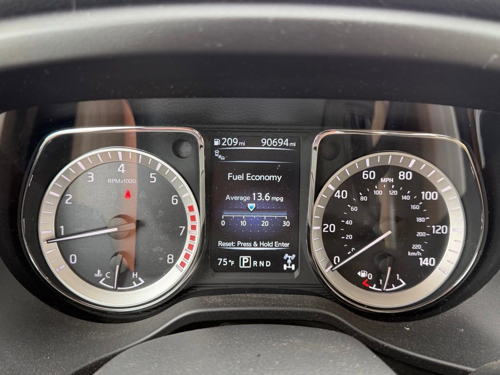 Used 2017 Nissan Titan SL w/ SL Towing Convenience Package AWD/4WD image 17