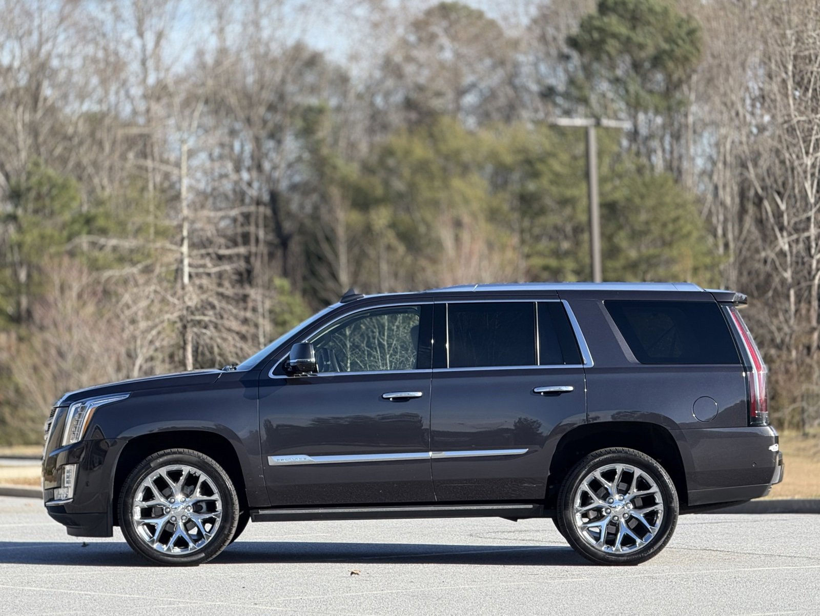 Used 2017 Cadillac Escalade Premium Luxury image 8