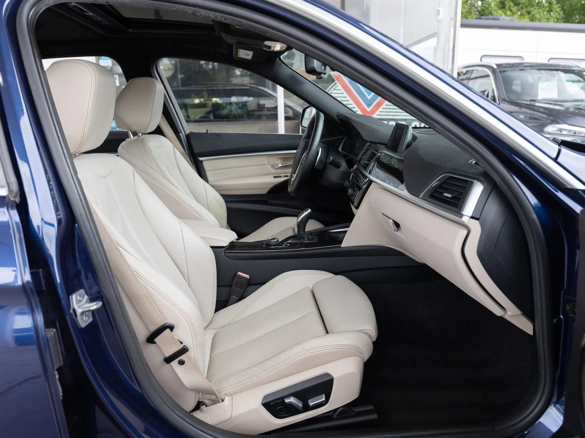 Used 2018 BMW 330i Sedan RWD image 21