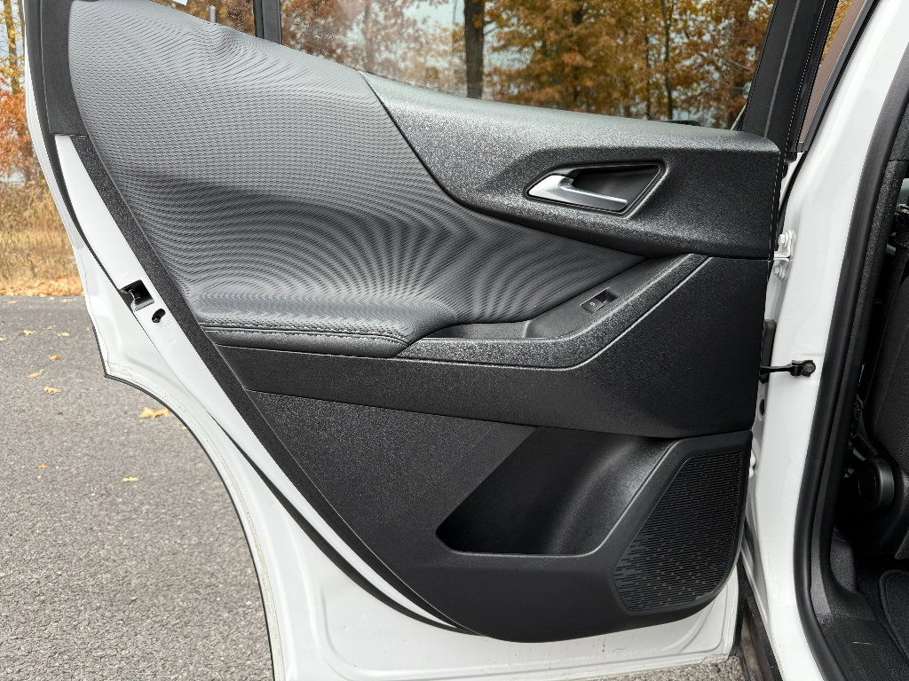 Used 2025 Chevrolet Equinox LT image 23