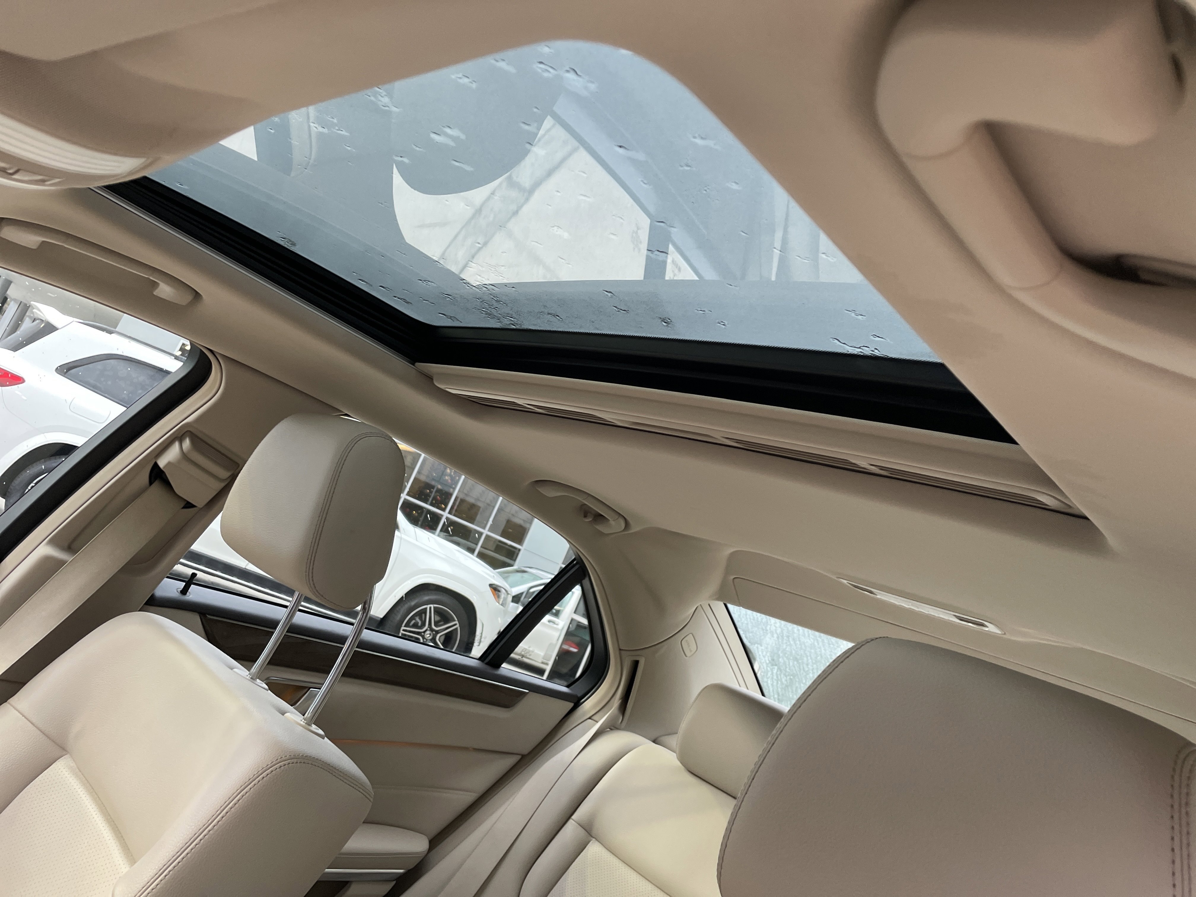 Used 2014 Mercedes-Benz E 250 BlueTEC Sedan image 22