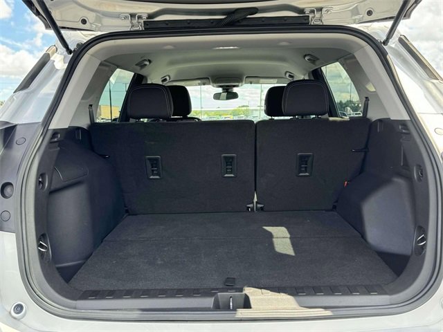 Used 2022 GMC Terrain SLE w/ Elevation Edition image 10