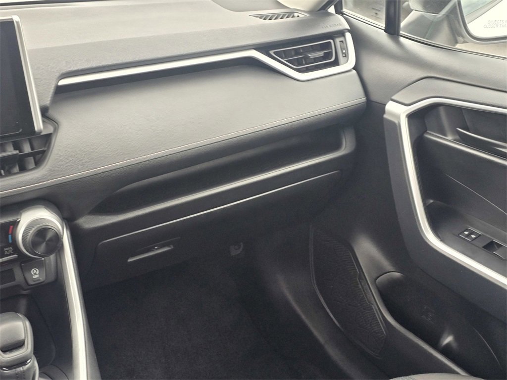 Used 2024 Toyota RAV4 LE image 17