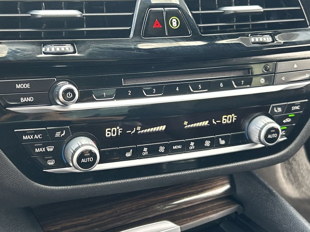 Used 2019 BMW 530i xDrive AWD/4WD image 25