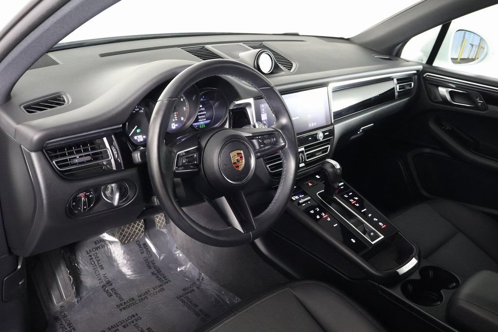 Used 2024 Porsche Macan AWD/4WD image 7