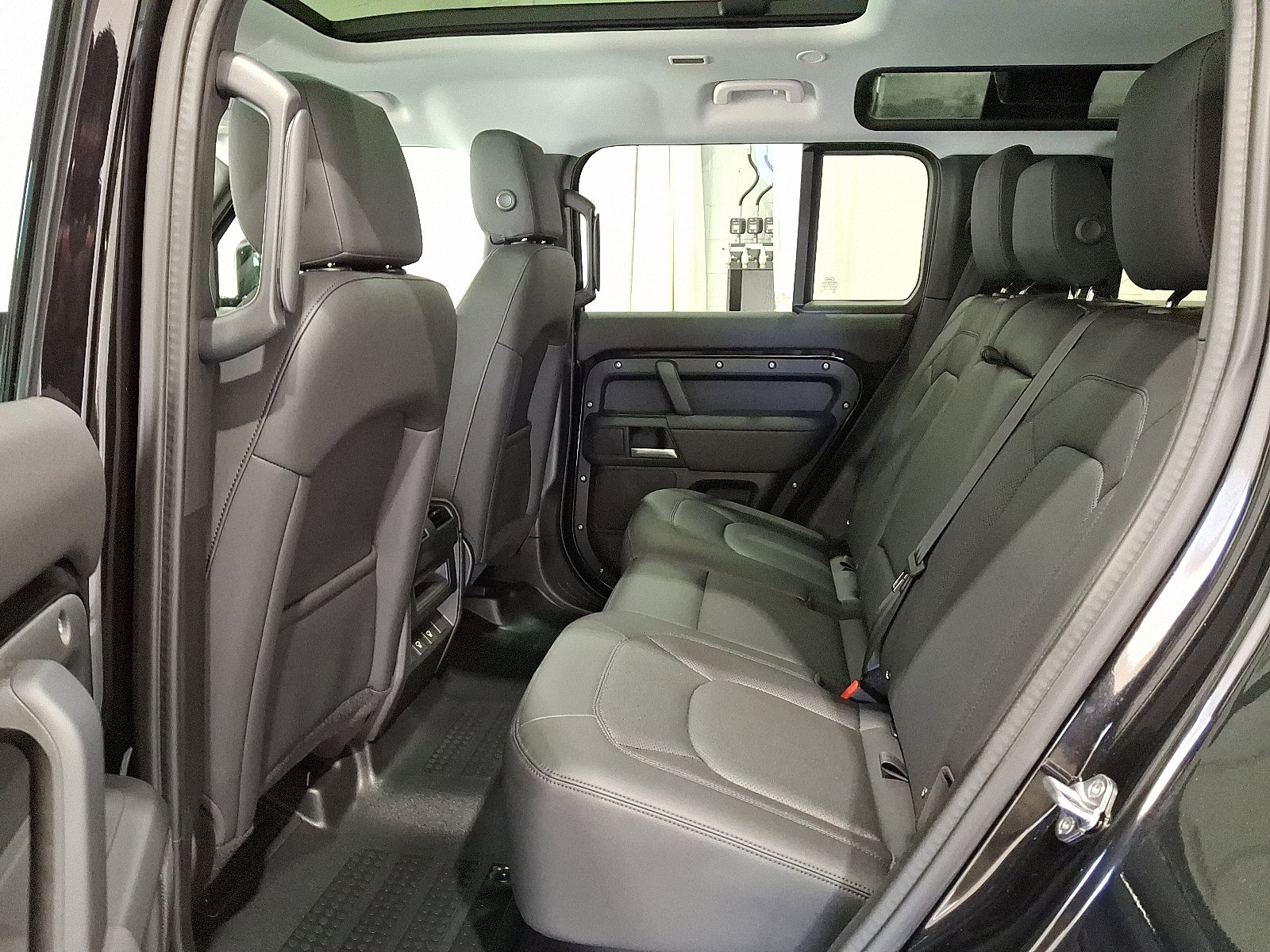 Certified 2025 Land Rover Defender 110 S image 10