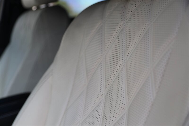 Used 2014 Bentley Flying Spur W12 AWD/4WD image 40
