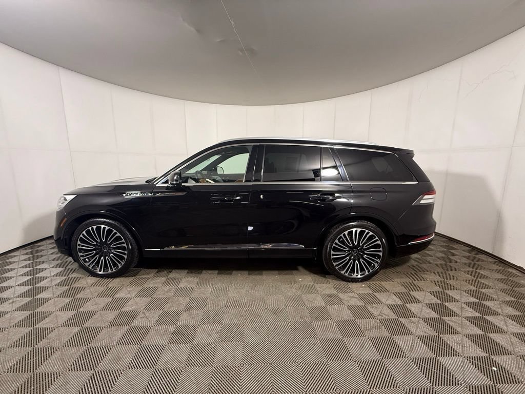 Certified 2023 Lincoln Aviator Black Label w/ Dynamic Handling Package AWD/4WD image 2
