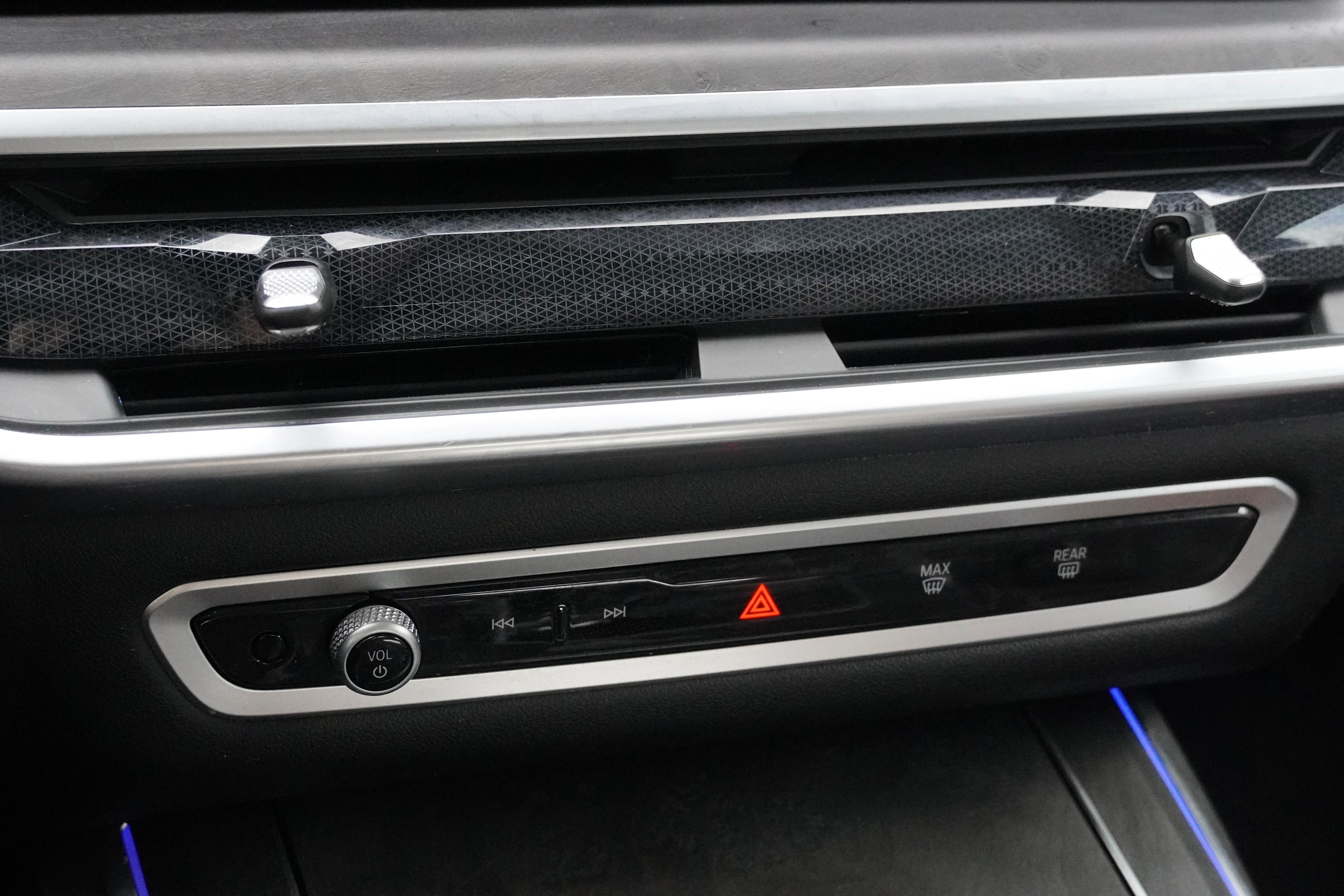 Certified 2024 BMW X7 xDrive40i w/ Premium Package image 28