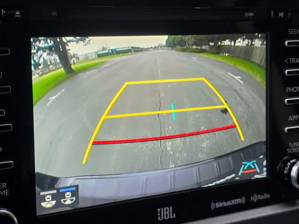 Used 2020 Toyota Sienna Limited image 40