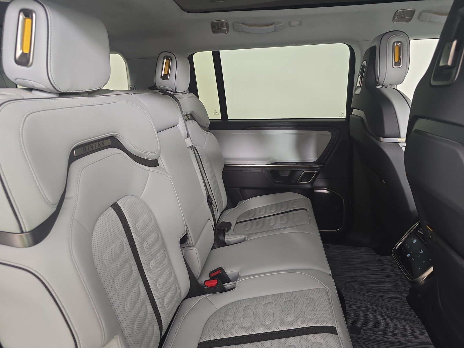 Used 2023 Rivian R1S Adventure AWD/4WD image 23