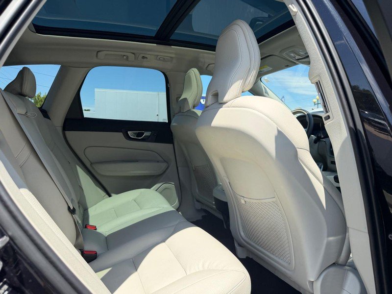 Certified 2023 Volvo XC60 B5 Plus w/ Climate Package AWD/4WD image 11