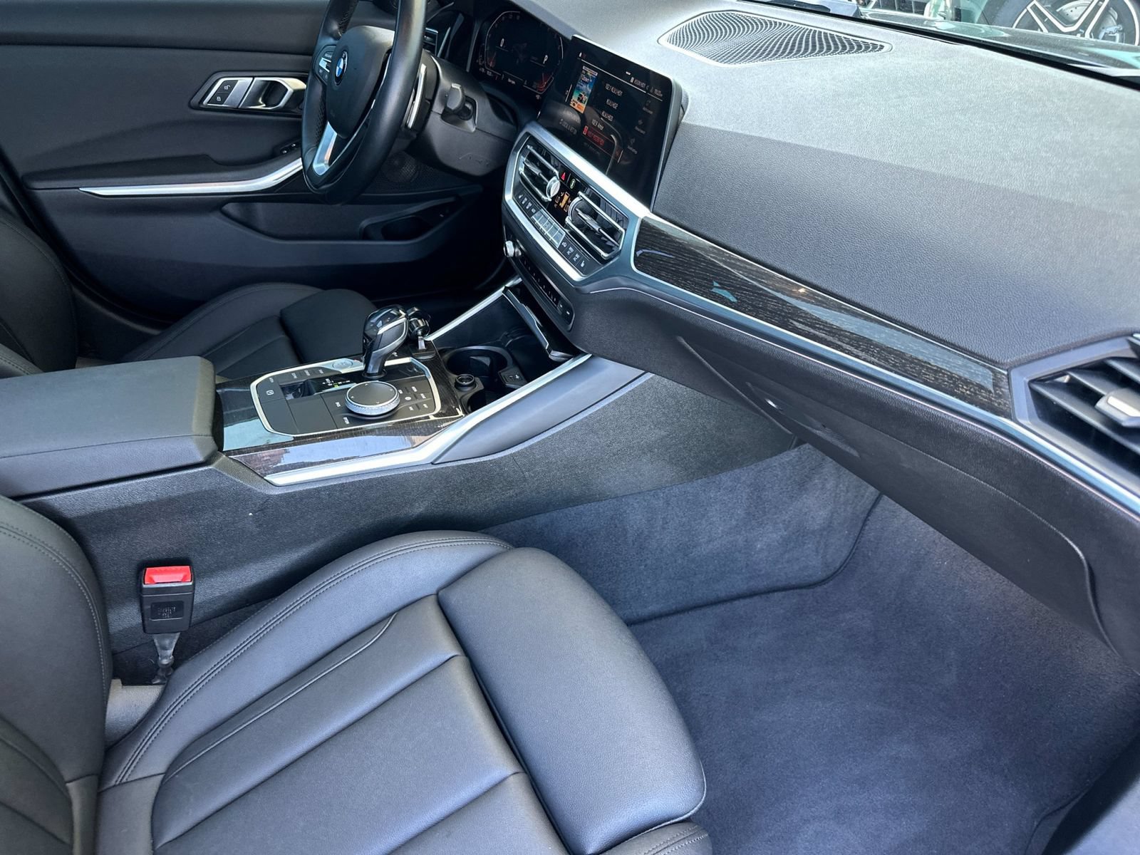 Used 2021 BMW 330i Sedan w/ Convenience Package RWD image 16