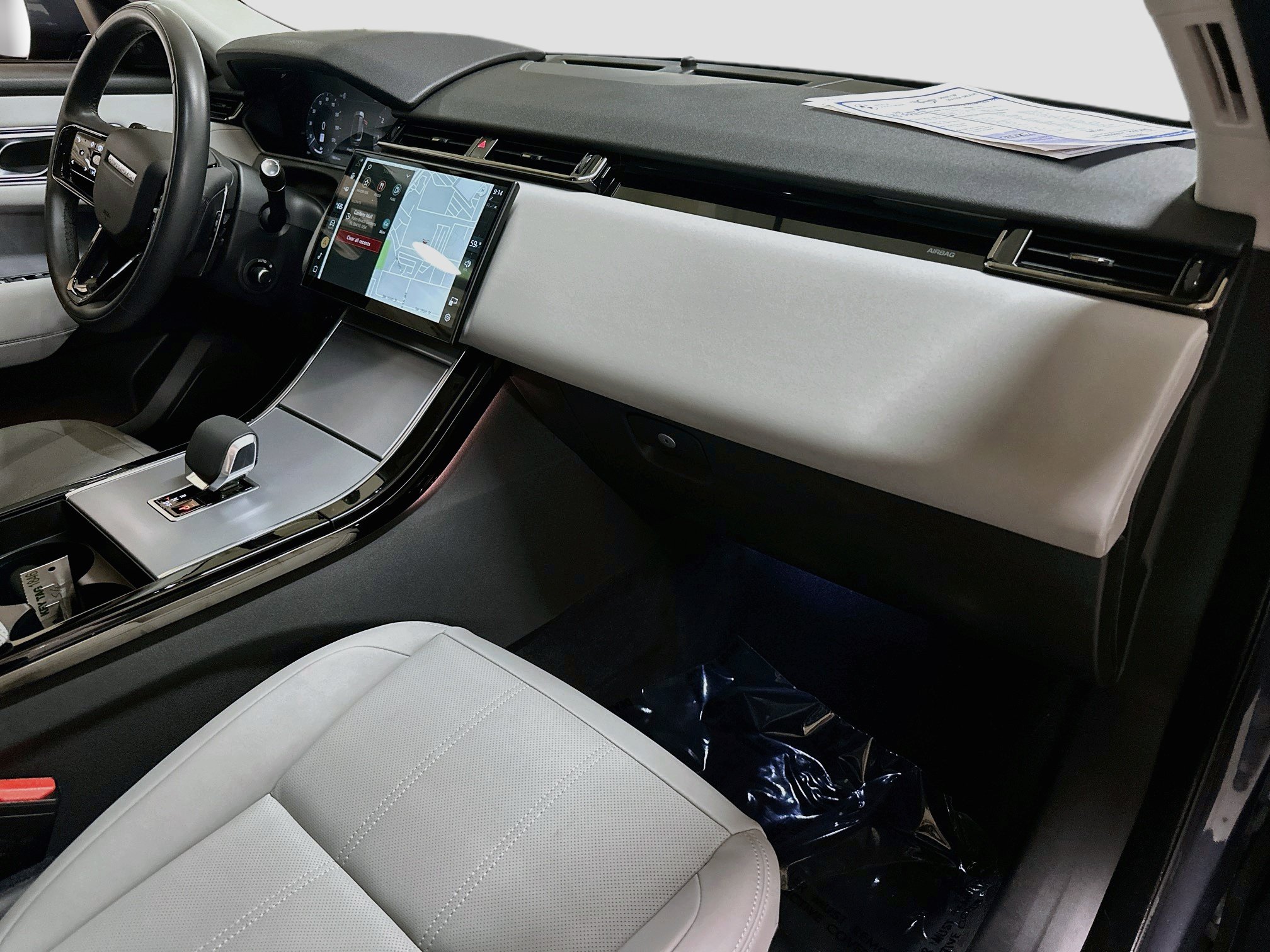 Used 2025 Land Rover Range Rover Velar S AWD/4WD image 30