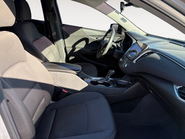 Used 2020 Chevrolet Malibu LT FWD image 14