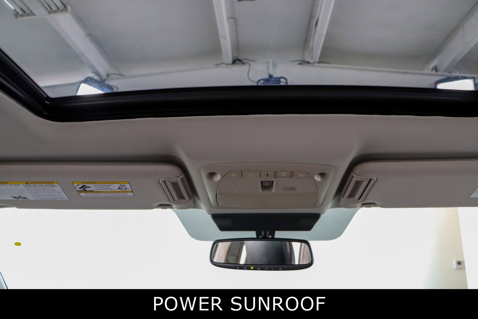 Used 2022 Nissan Armada SL w/ Captain's Chairs Package image 22