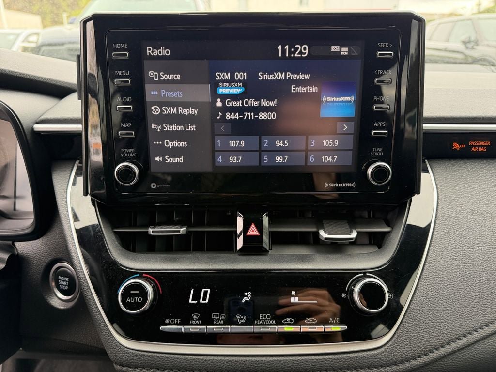 Used 2021 Toyota Corolla SE w/ SE Premium Package image 18