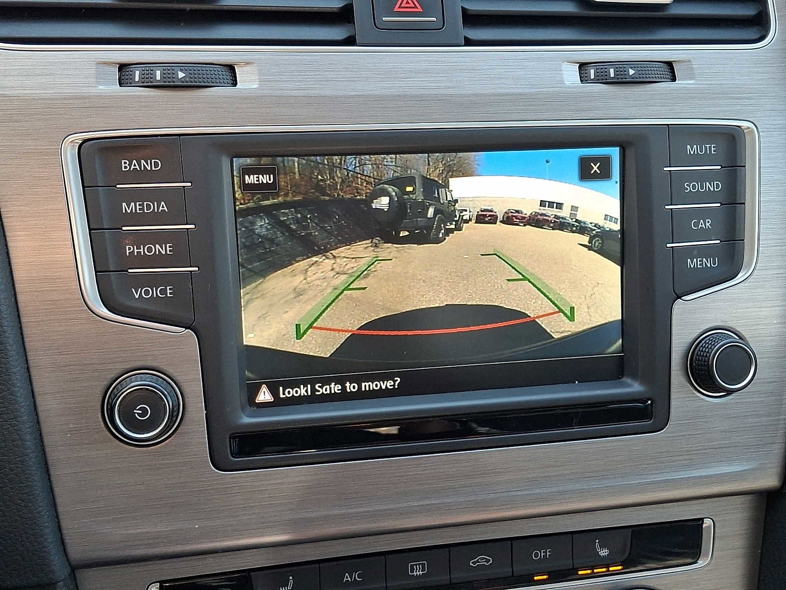 Used 2017 Volkswagen Golf Wolfsburg Edition image 20