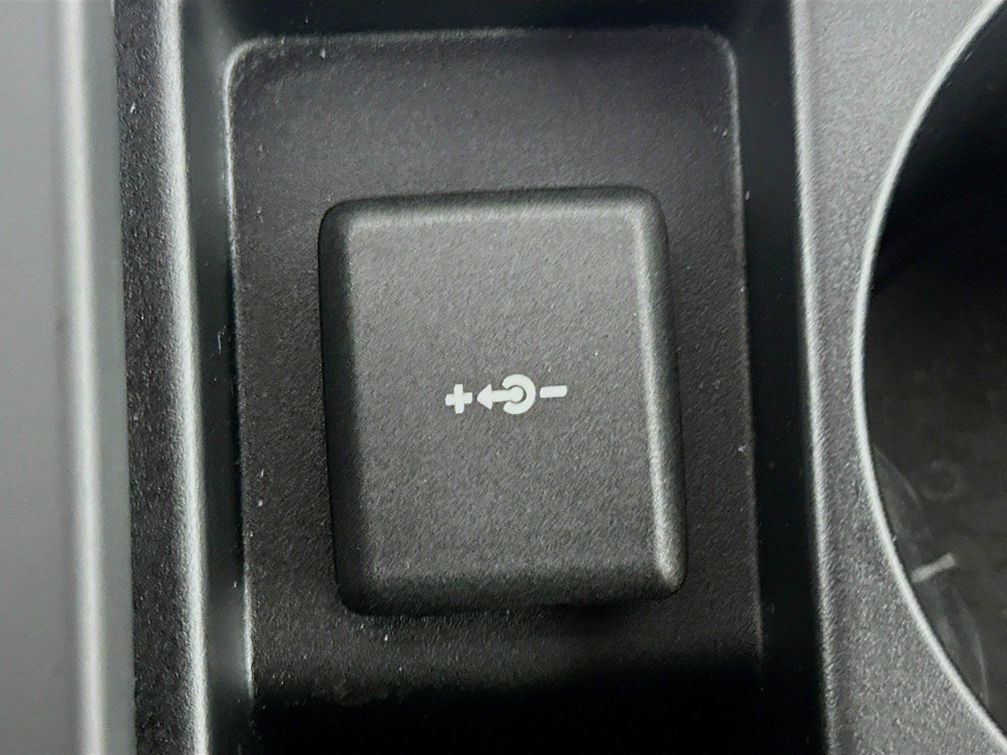 Used 2025 Jaguar F-PACE R-Dynamic S image 26