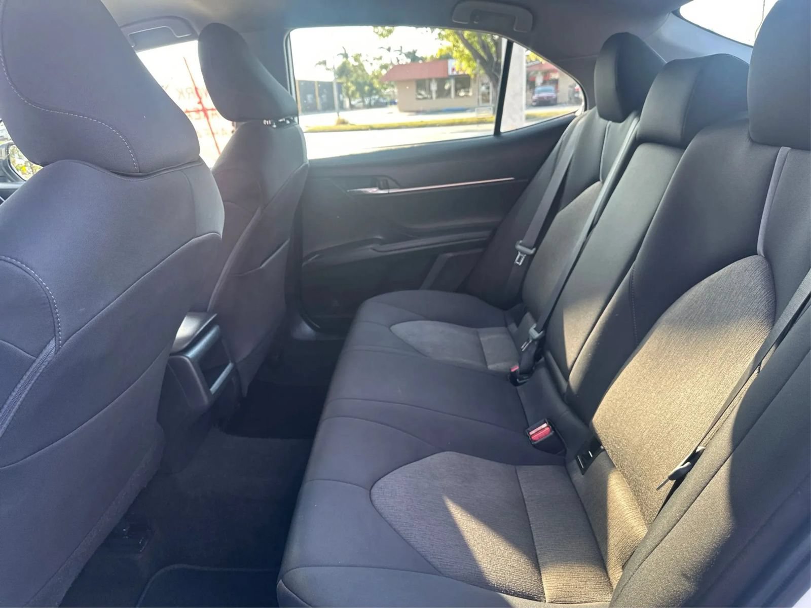 Used 2021 Toyota Camry LE FWD image 10