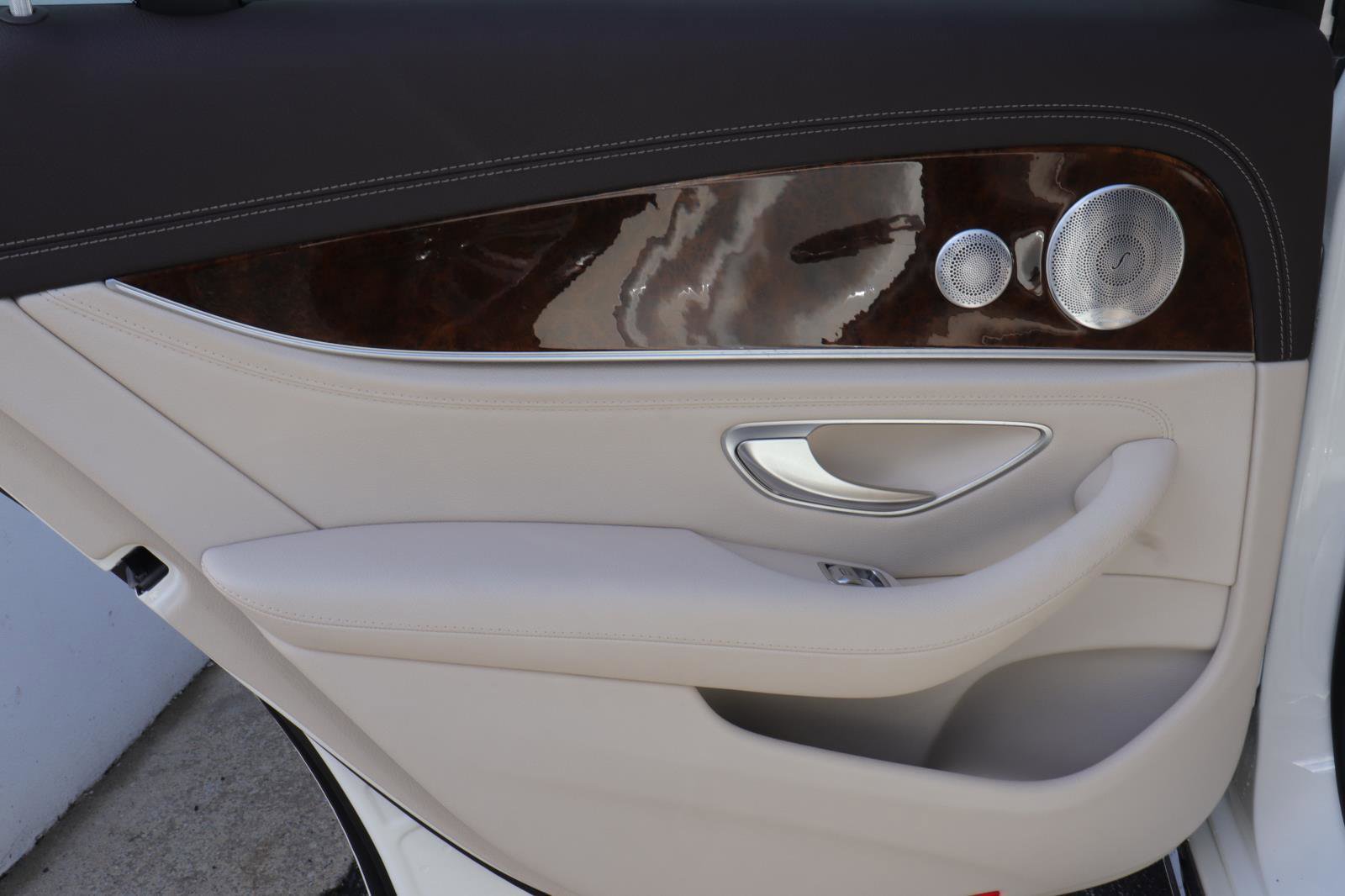 Used 2018 Mercedes-Benz E 300 image 12