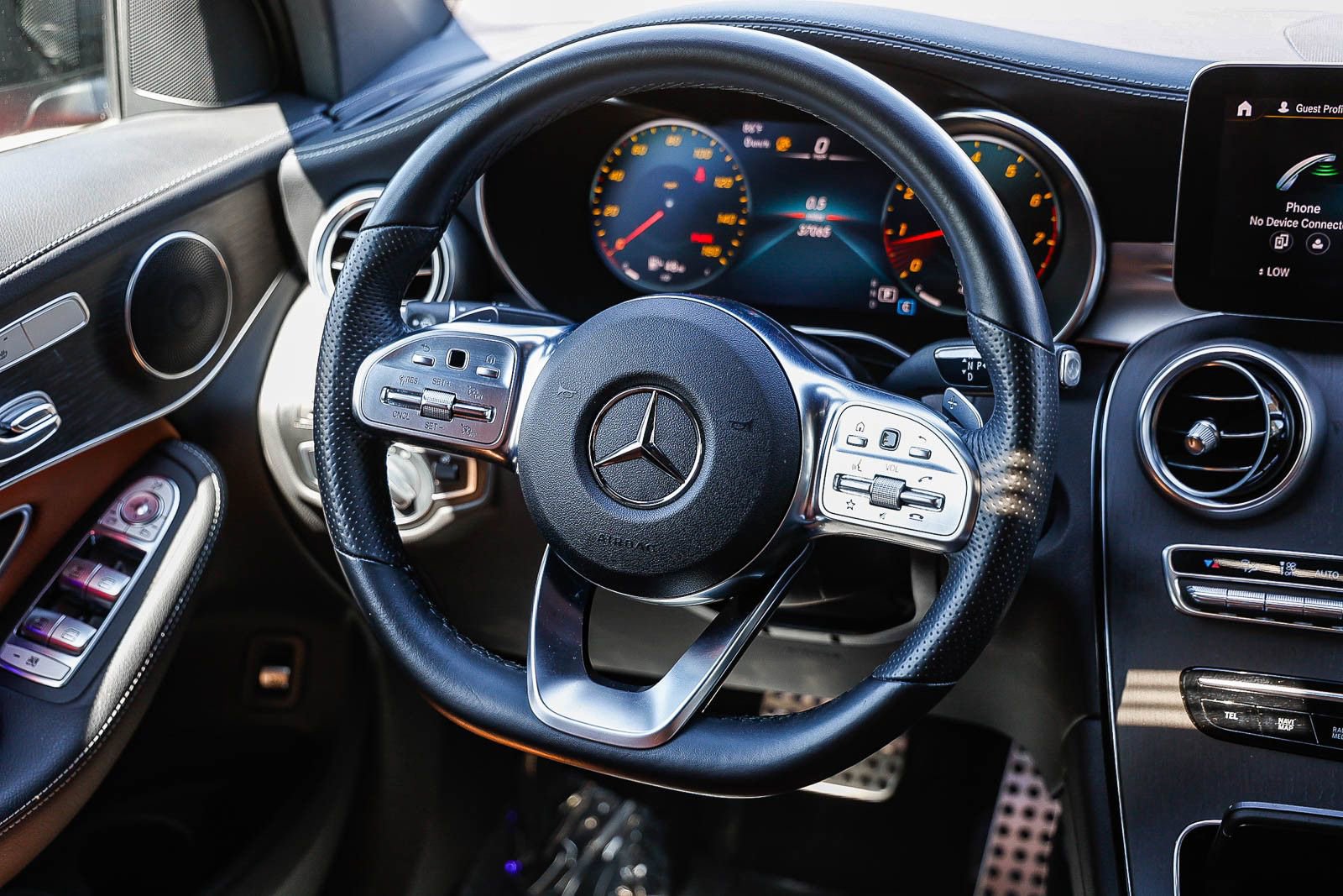 Used 2022 Mercedes-Benz GLC 300 4MATIC Coupe image 13