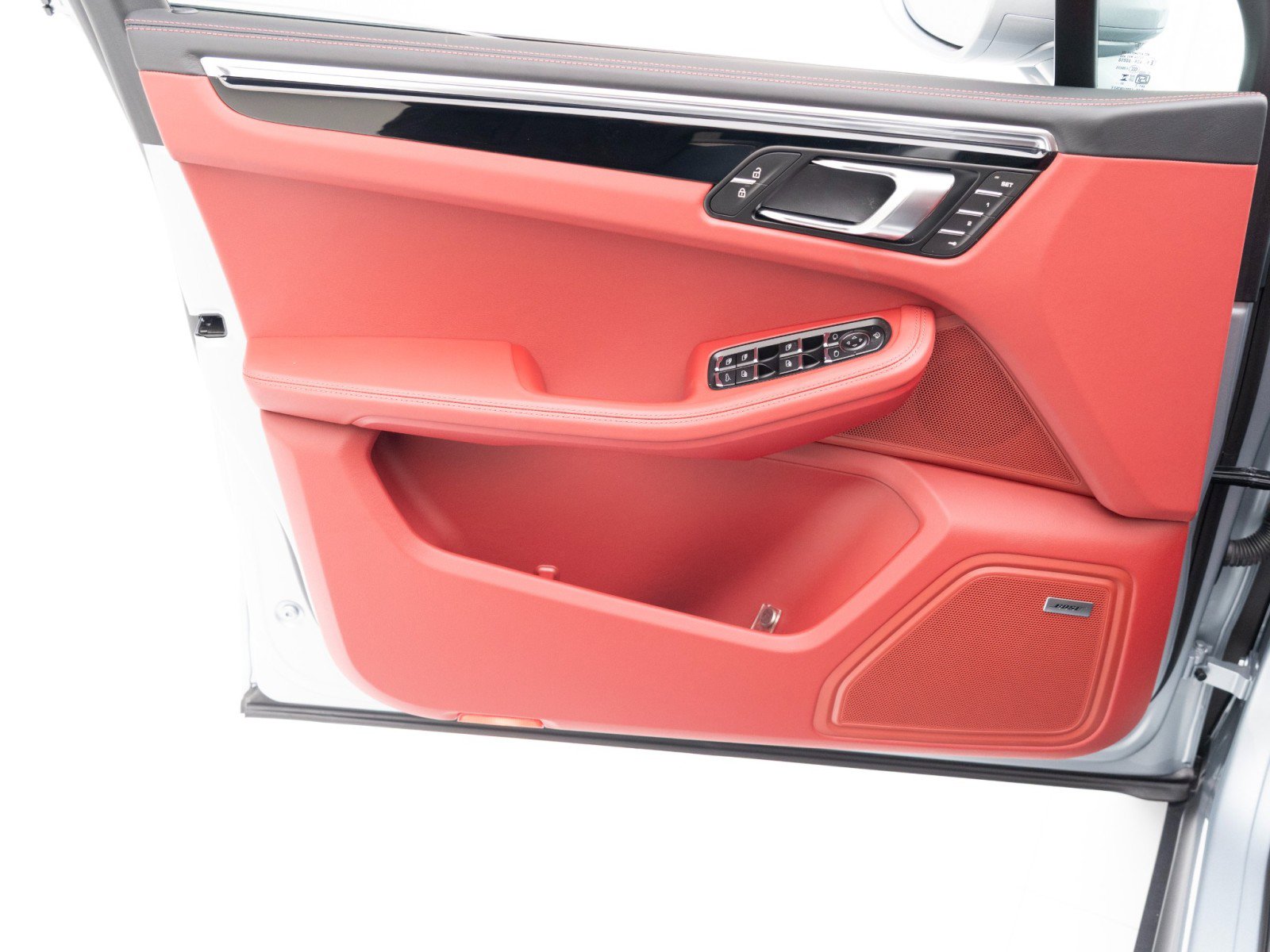 New 2026 Porsche Macan image 23