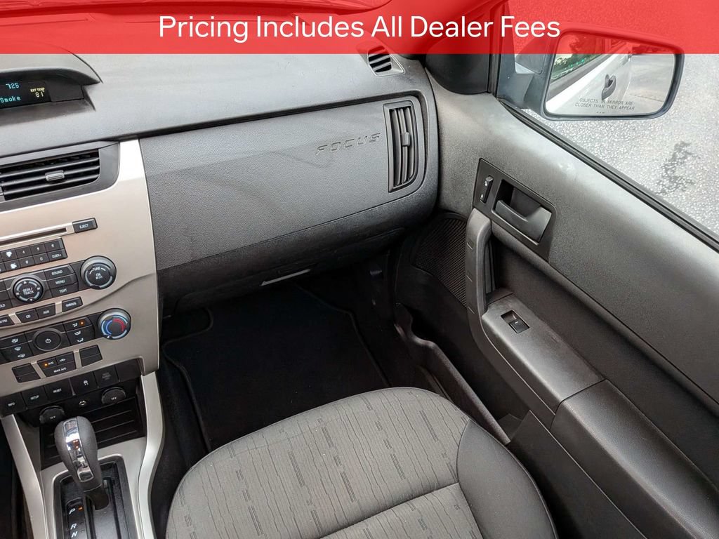 Used 2010 Ford Focus SE FWD image 16