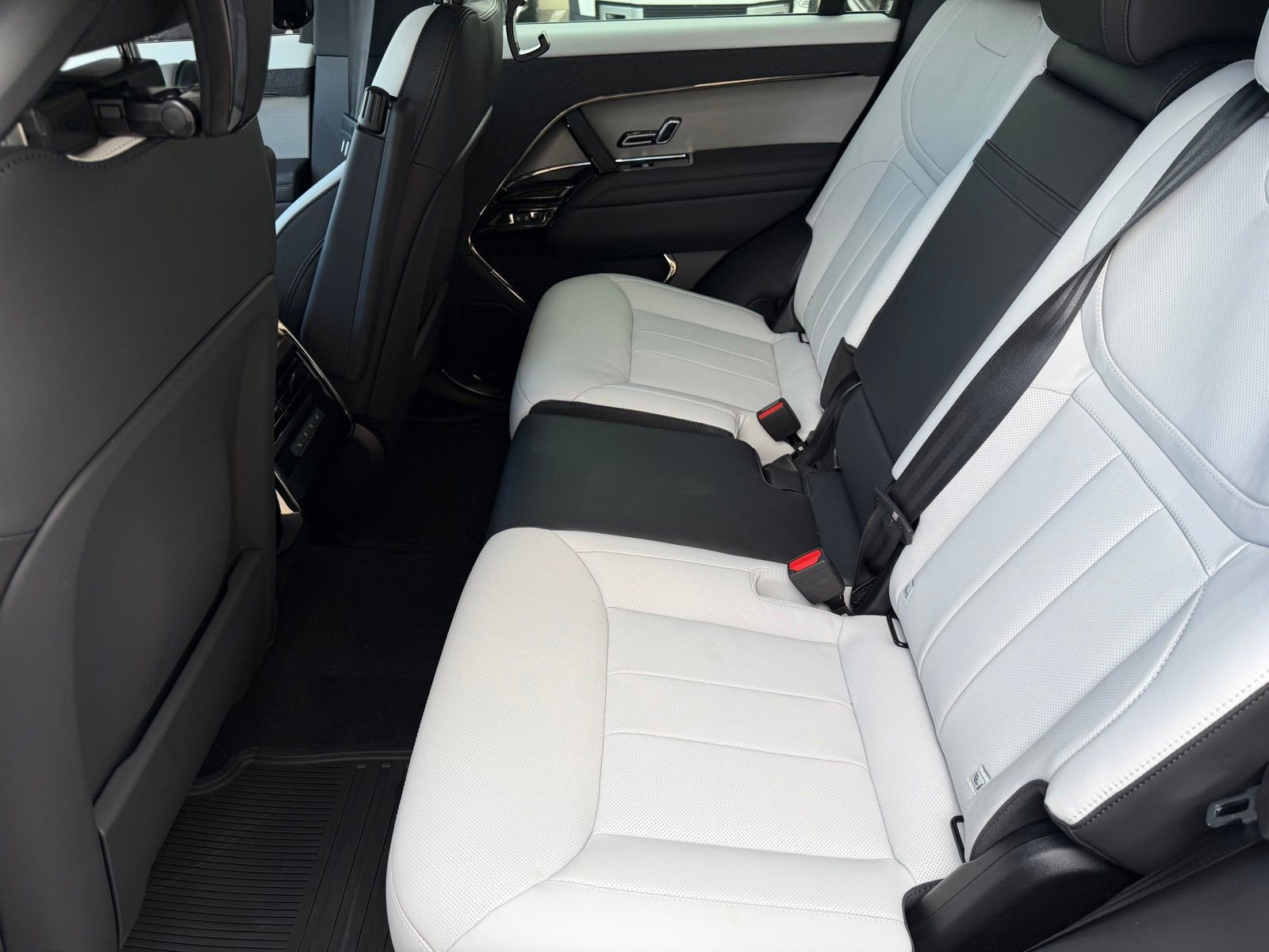 Used 2025 Land Rover Range Rover Sport Dynamic SE image 20