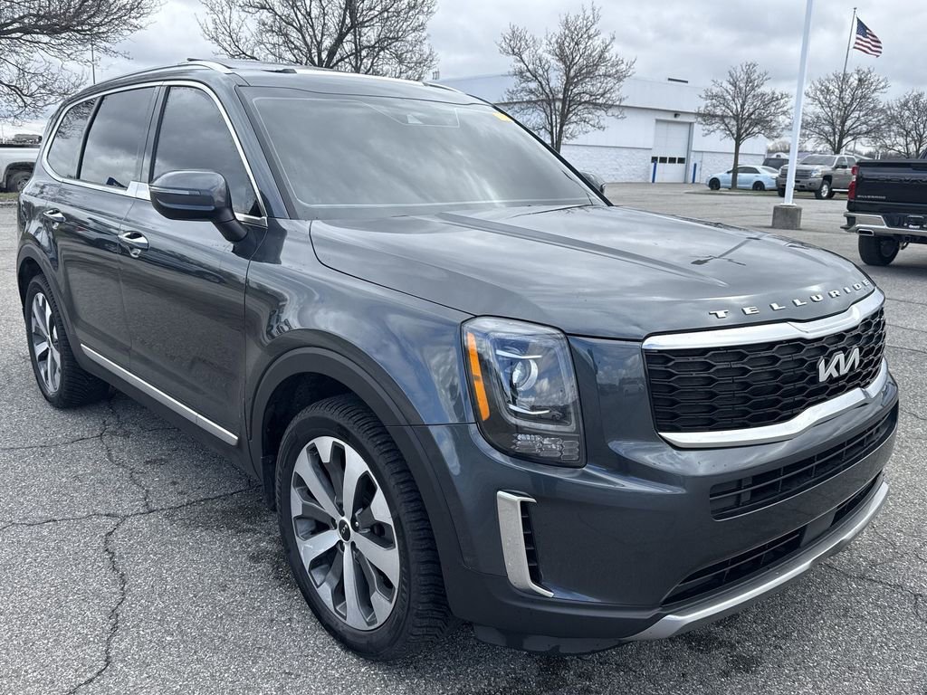 Used 2022 Kia Telluride S image 2