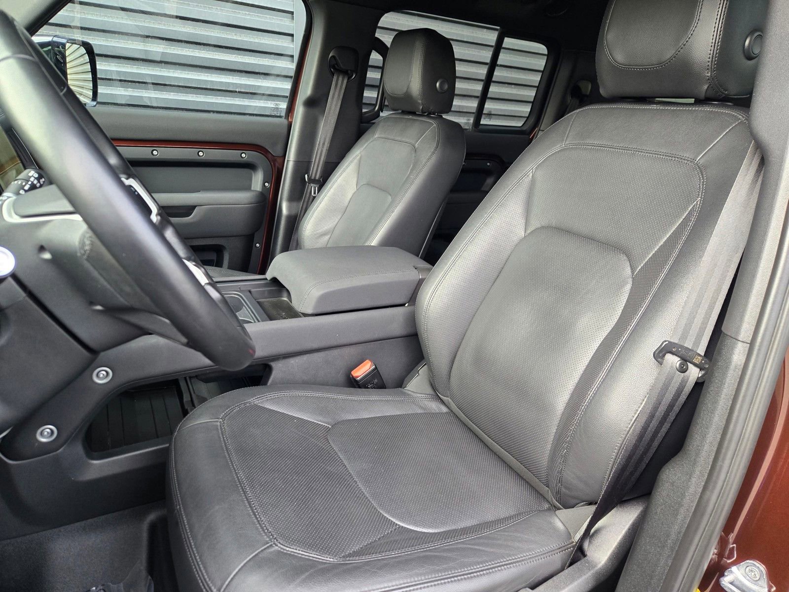 Used 2023 Land Rover Defender 130 SE AWD/4WD image 20