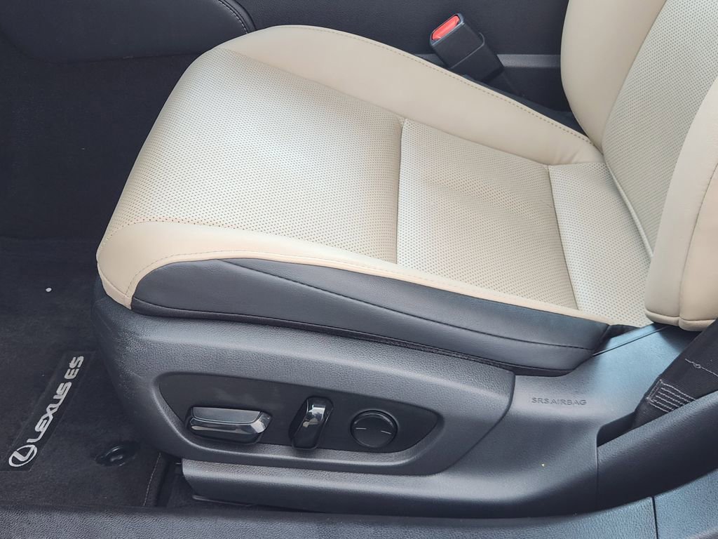 Used 2019 Lexus ES 350 w/ Premium Package FWD image 24