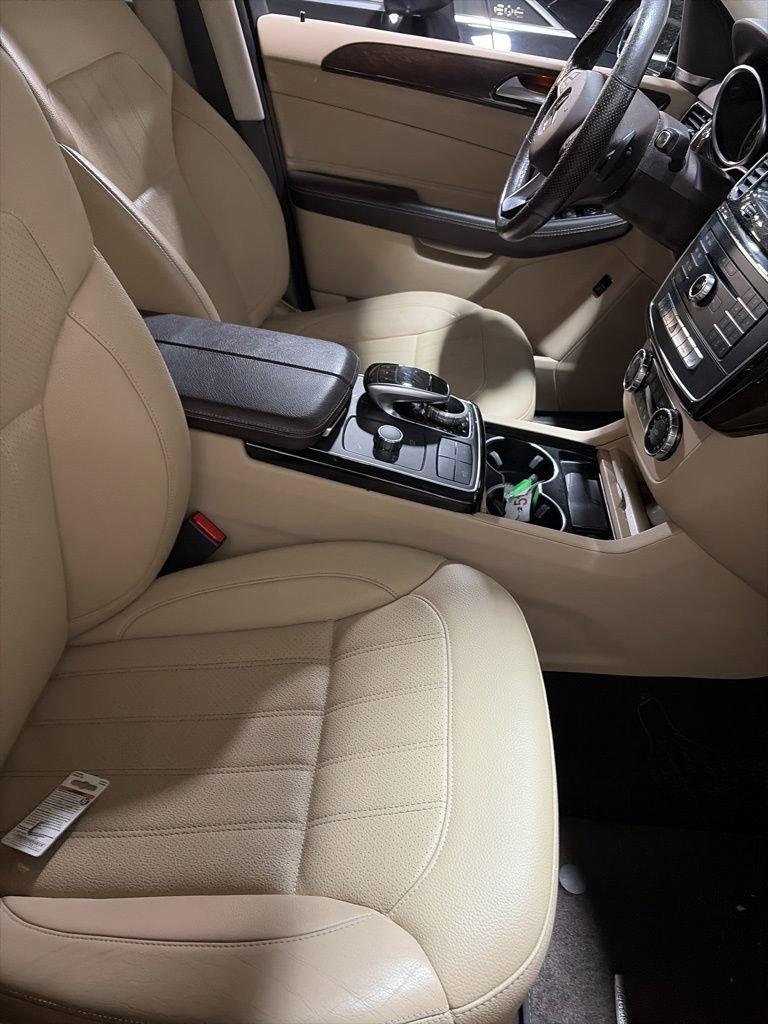 Used 2018 Mercedes-Benz GLE 350 4MATIC image 2
